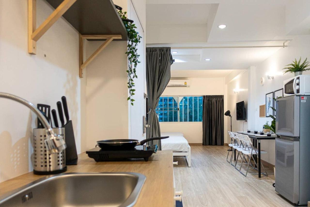 Apartment B3 Cosy /5 Guests/ Near Mrt/full Kitchen